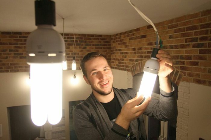Обычные домашние лампочки можно перепрофилировать в ароматизаторы. /Фото: img5.lalafo.com