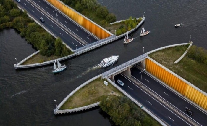 Акведук восхищает необычным дизайном. /Фото: i.pinimg.com