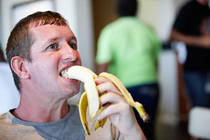 Бананы — источник многих питательных веществ для восстановления организма. /Фото: pixfeeds.compixfeeds.com