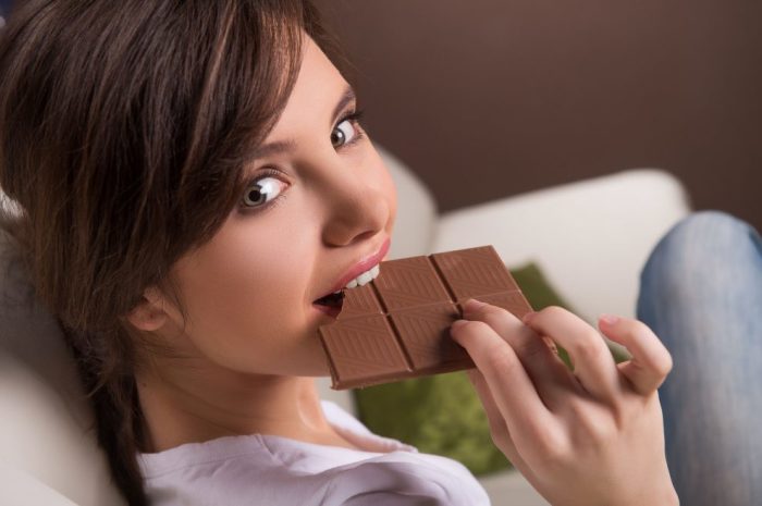 Шоколадки из холодильника уже не такие вкусные. /Фото: 