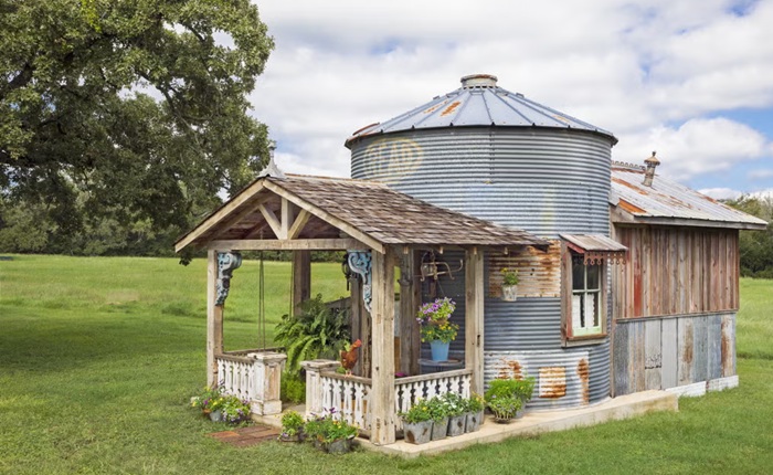 Две пристройки увеличили полезную площадь Old World Antiques.