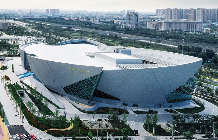 В Чжэнчжоу построили гигантский корабль-театр, в формах которого отражены богатые культурные традиции Великой китайской равнины (Zhengzhou Grand Theatre, Китай). | Фото: decor.design.