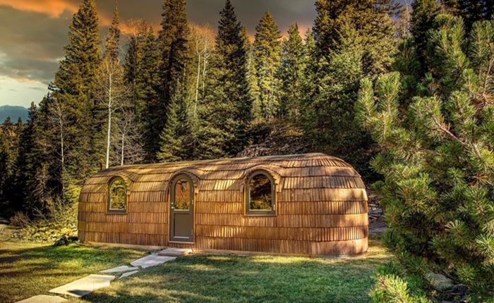 Арочные крыши и еловая черепица – основные детали колоритных крошечных домов от Iglucraftс. Арочные крыши и еловая черепица – основные детали колоритных крошечных домов от Iglucraftс.