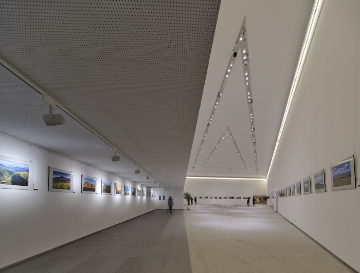 Персональные выставки располагаются на дополнительных пространствах, организованных вокруг The Datong Art Museum (Китай). | Фото: mabuhaykabayanph.blogspot.com.