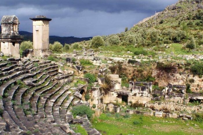 Пинара, расположенная в турецкой провинции Анталия, является древним ликийским городом, загадочная история которого восходит к V веку до нашей эры. | Фото: pataradelfinhotel.com.