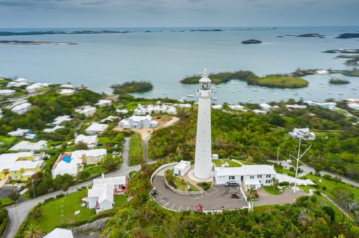 Маяк Гиббс-Хилл на Бермудских островах – единственное в мире чугунное сооружения такого масштаба, которому скоро исполнится 180 лет (Бермудские острова). | Фото: celebritycruises.com.