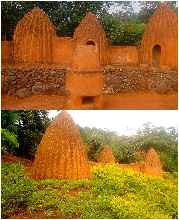Архитектурный комплекс Case Obus в сезон дождей преображается, хотя и рискует потерять несколько объектов (Maga, Камерун).