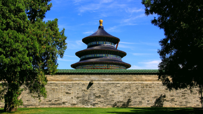 Храм Земли окружен прямоугольными стенами (Temple of Heaven, Пекин). | Фото: chinadiscovery.com.
