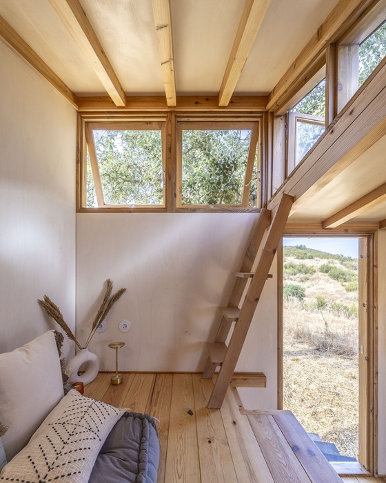 Из гостиной можно попасть на крышу.