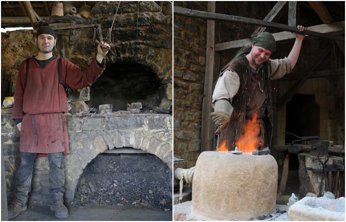 Кузнец мастер на все руки лихо справляется даже со средневековым нехитрым оборудованием (Guedelon Castle, Франция).
