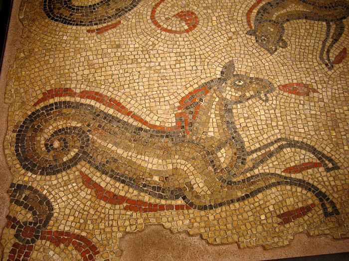 Фрагмент древнеримской мозаики (Aquae Sulis, Бат). | Фото: coloringwithoutborders.com.