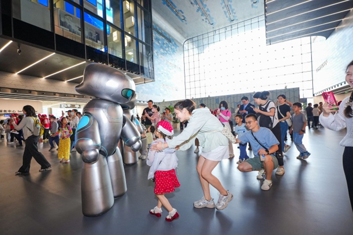 Дети становятся желанными гостями Шэньчжэньского музея. Дети становятся желанными гостями Шэньчжэньского музея.