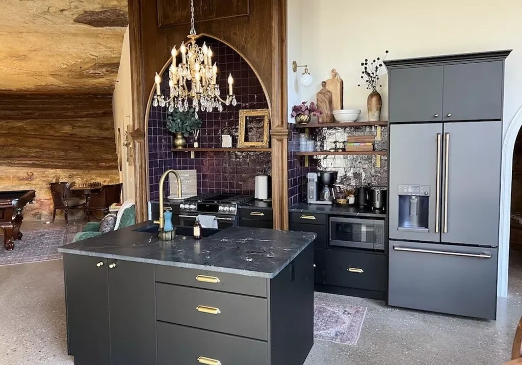 Современная кухня в гостевом доме Dunlap Hollow Cave. Современная кухня в гостевом доме Dunlap Hollow Cave.