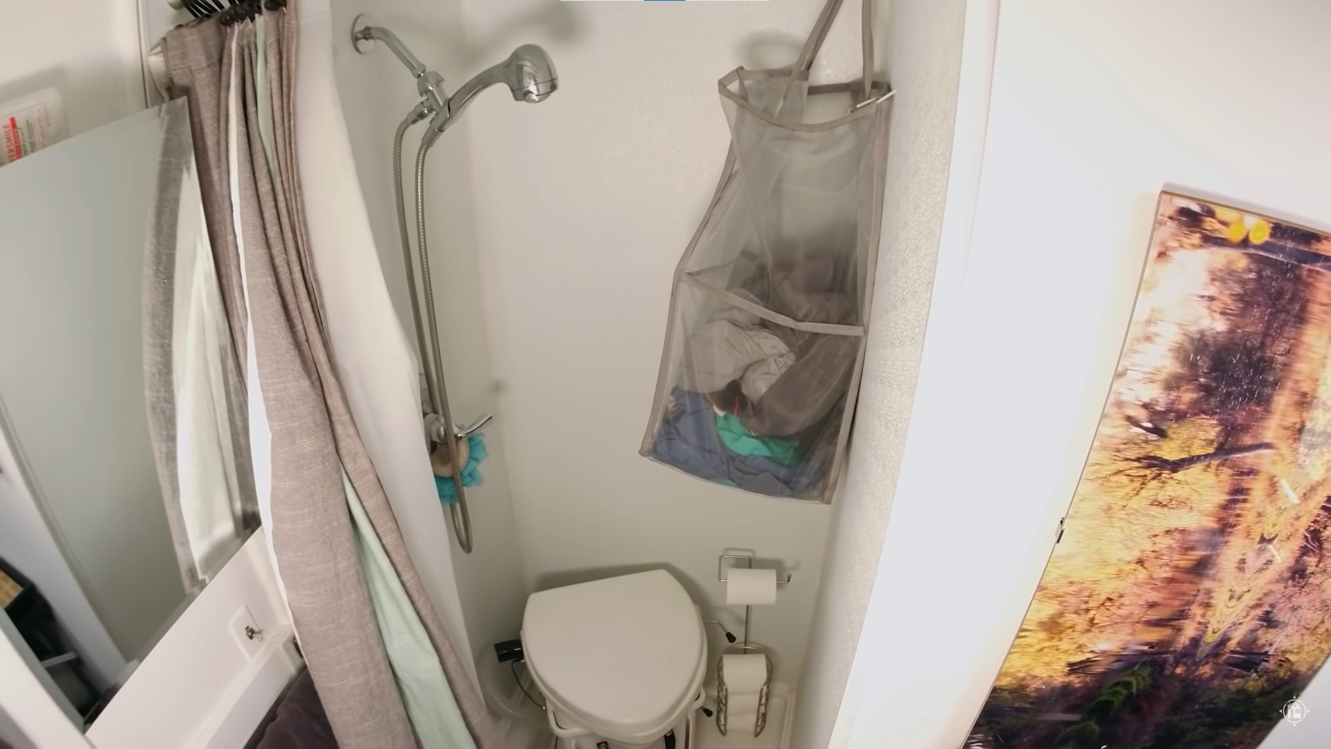 Ванная комната также поместилась. Ванная комната также поместилась.