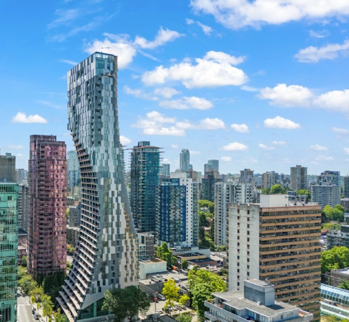 Изогнутая форма небоскреба Alberni Tower позволяет воздуху циркулировать внутри конструкции и обеспечивает внутренние пространства дневным светом (Ванкувер, Канада). | Фото: arch2o.com.
