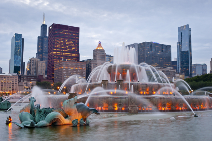 Букингемский фонтан — достопримечательность Чикаго, которую принято считать воротами города (США). | Фото: loopchicago.com.