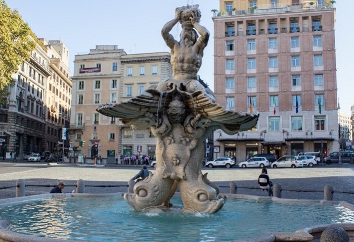 Аллегории стали излюбленным приемом скульпторов и художников эпохи Барокко (Лоренцо Бернини, Fontana del Tritone). | Фото:  italy4.me