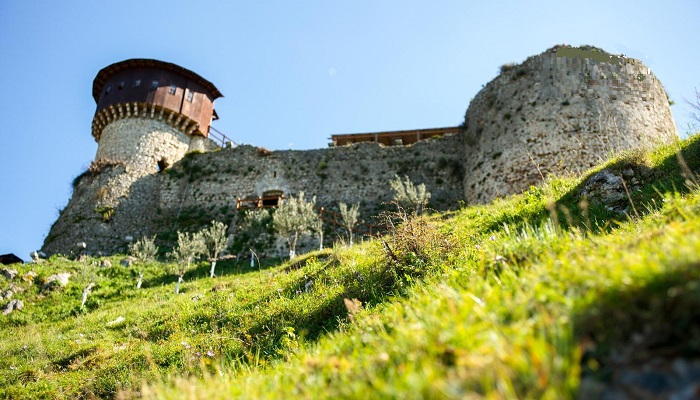 Замок Петрела – выдающийся исторический объект, сыгравший немаловажную роль в борьбе за независимость Албании. | Фото: discoverbeyond.com.