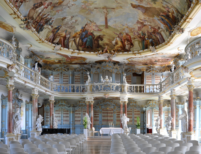 Теперь в прекраснейшей монастырской библиотеке (хоть и не оцененной) проходят различные мероприятия (Bad Schussenried Kloster, Германия). | Фото: commons.wikimedia.org.