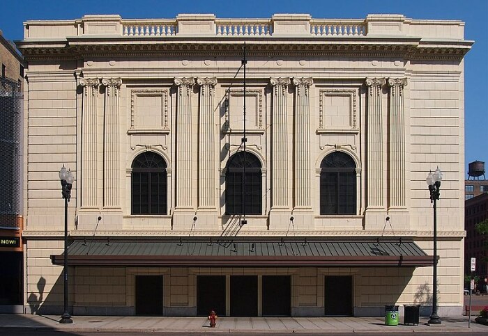 После грандиозного переезда и реставрации The Shubert Theater снова является культурным центром Миннеаполиса (США). | Фото: en.wikipedia.org.