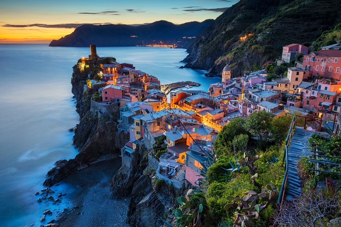Деревня Вернацца на побережье Чинкве-Терре внесена в список Всемирного наследия ЮНЕСКО (Италия).