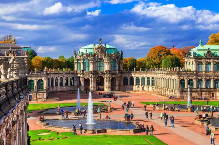 Дрезденская резиденция Цвингер в стиле немецкого барокко была построена Пеппельманом по заказу саксонского курфюста Августа Сильного (Германия). | Фото: 27vakantiedagen.nl.