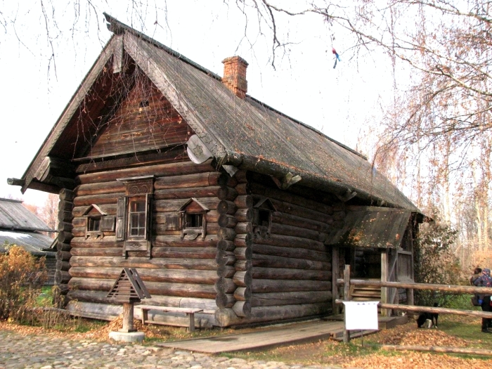 Пример деревенской избы XVIII века в северных широтах. | Фото: travel-in-time.org.