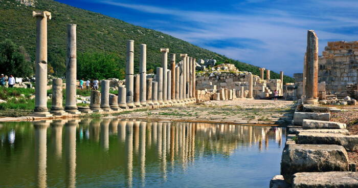 Древний город Патара известен своей богатой историей, потрясающими архитектурными руинами и природной красотой (Турция). | Фото: kalkanturkey.com.