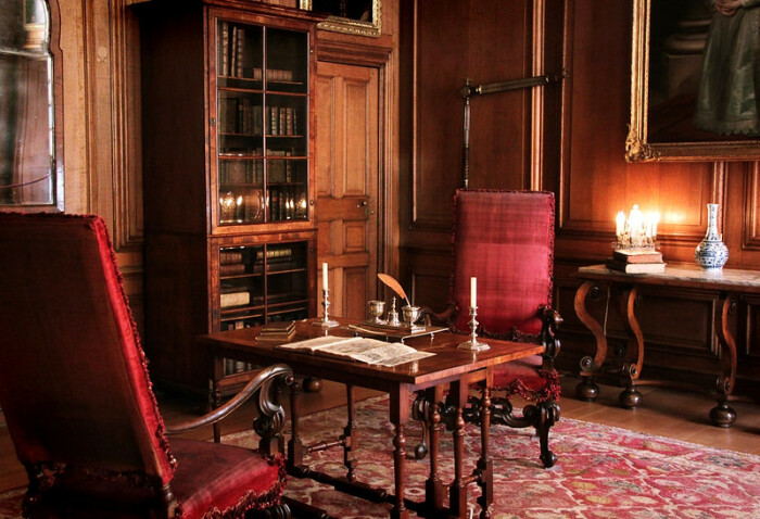 Личный кабинет в апартаментах Вильгельма III (Дворец Хэмптон-Корт, Великобритания). | Фото: blog.functionfixers.co.uk.