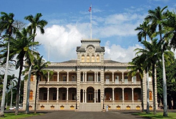 Дворец Иолани является единственной официальной королевской резиденцией, расположенной в Соединенных Штатах (Гонолулу, Гавайи). | Фото: smithsonianmag.com.