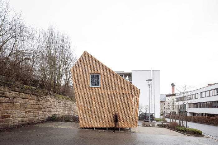 Экспериментальный эко-домик Circular Tiny House CTH*1, который можно пристроить на крошечном клочке земли, крыше или парковке (Кобург, Германия). | Фото: archdaily.com.