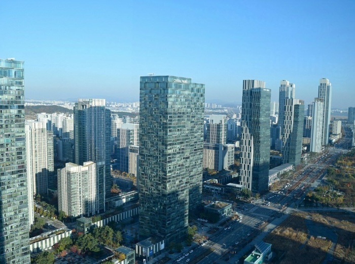 Наибольшее количество людей проживает в деловом квартале города будущего (Songdo IBD, Южная Корея). | Фото: businessinsider.com.