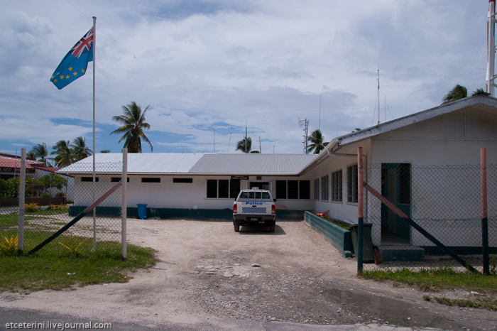 Полицейский участок на главном острове Фунафути, на котором расположена столица государства Тувалу. | Фото: etceterini.dreamwidth.org.