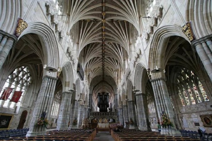 Интерьер Кафедрального собора англиканской церкви в Эксетере (Великобритания). | Фото: farm2.static.flickr.com.