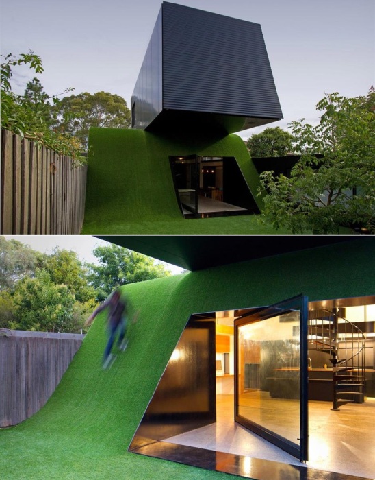 Hill House –      (, ).