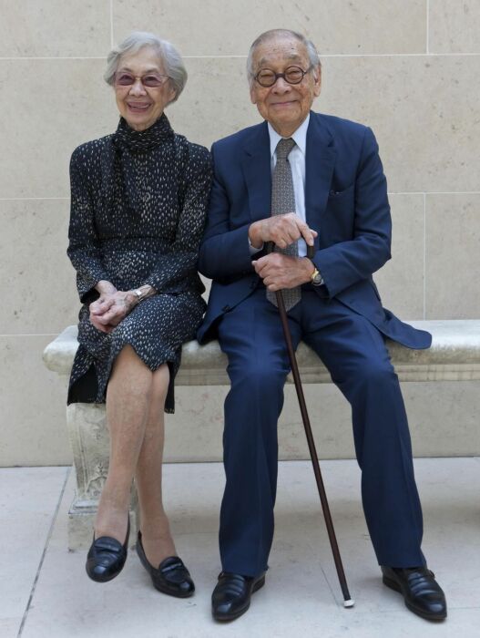 Ио Мин Пэй и Элин Лоо с единственной супругой, с которой воспитали четверых детей и прожили вместе 72 года. | Фото: interiordwelling.com.