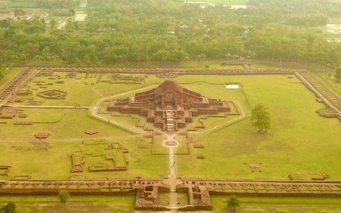Монастырский комплекс занимает площадь, превышающую 8,5 гектаров земли (Somapura Mahavihara, Бангладеш). | Фото: historicmysteries.com.
