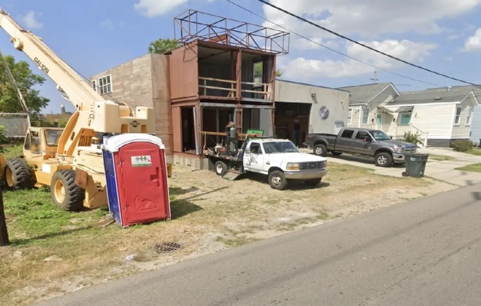 8 старых морских контейнеров специалисты фирмы JC Patin превратили в эффектную жилую резиденцию (Новый Орлеан, США). | Фото: livinginacontainer.com.