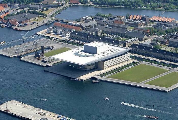 Королевская датская опера расположена на острове, который в былые времена был промышленной зоной (Копенгаген, Дания). | Фото: milimet.com.