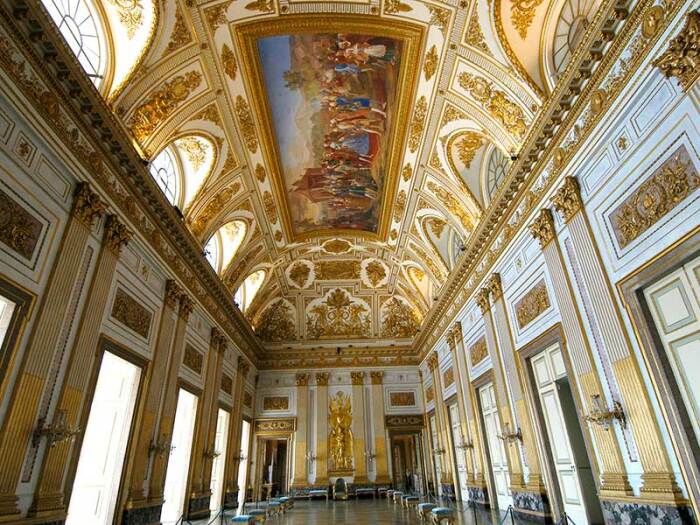 Интерьер Тронного зала после реконструкции 1845 года (Palazzo Reale di Caserta, Италия). | Фото: moya-planeta.ru.