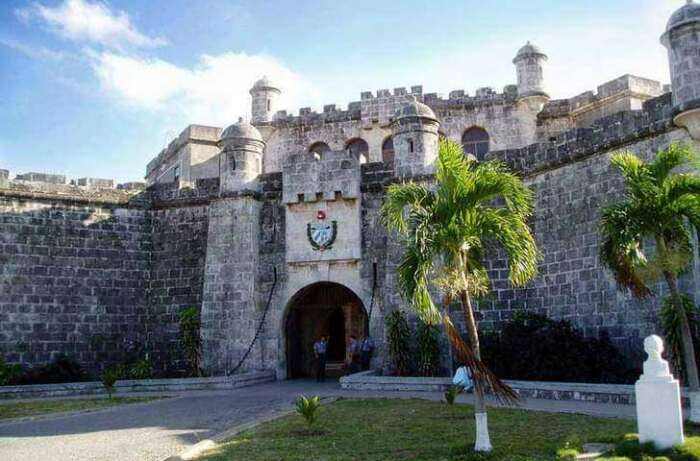 Крепость Ла-Реаль-Фуэрса – старейший форт в Латинской Америке, построенный в середине XVI в. испанскими конкистадорами (Гавана, Куба). | Фото: viajandoporelmundomundial.com.