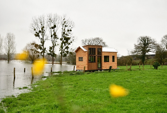 Современный «за́мок» для романтиков большой дороги от французского производителя La Tiny House (Naomi). Современный «за́мок» для романтиков большой дороги от французского производителя La Tiny House (Naomi).