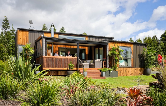 Пенсионеры из Новой Зеландии променяли свой большой коттедж на жизнь в крошечном домике. | Фото: livingbiginatinyhouse.com.