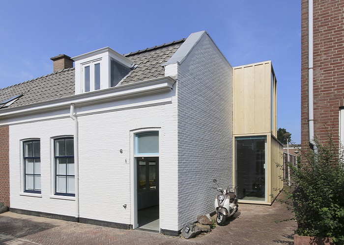 Крошечный дом с удивительной планировкой, спрятанный в узком переулке в исторической части Гааги (Marcelis Residence, Нидерланды). | Фото: archdaily.com.