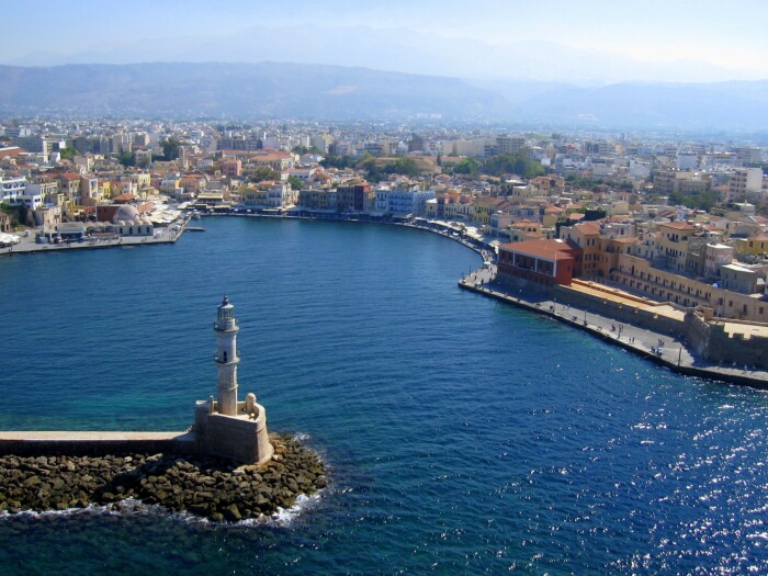 Маяк Ханьи, построенный в XVI веке во время венецианского правления на острове Крит, является одним из самых старых маяков в мире (Греция). | Фото: greciya-ellada.ru. 