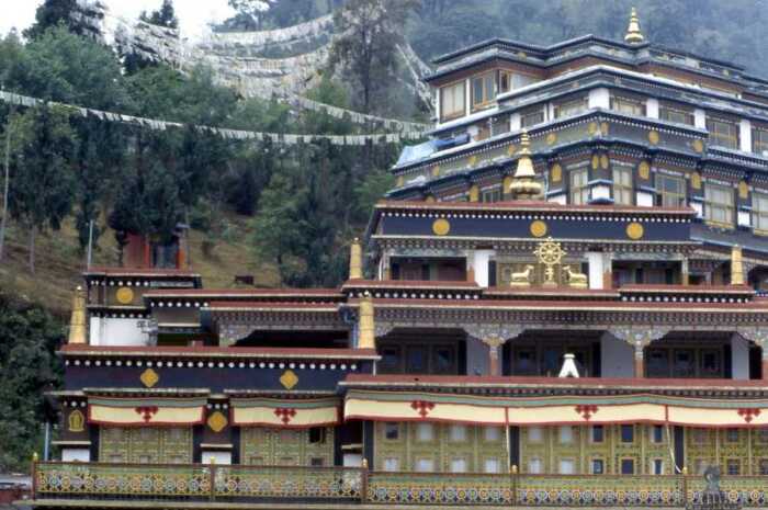 Тибетский монастырь Румтек в Сиккиме – один из самых красивых буддийских монастырей мира. | Фото: marison.com.ua.