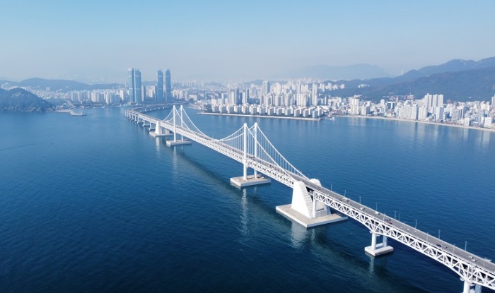 Gwangan Bridge – туристический символ Пусана (Южная Корея). | Фото: expatguidekorea.com.