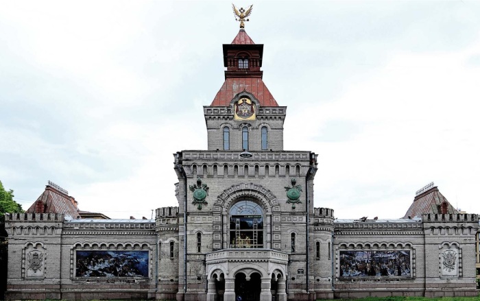 Впечатляющий Музей в Санкт-Петербурге построен в честь одного героя – великого полководца А.В. Суворова. | Фото: kidpassage.com.
