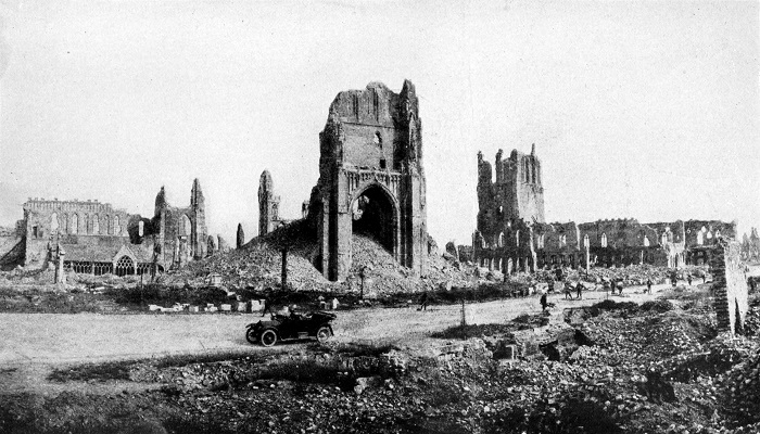 Во время Первой мировой войны Палата суконщиков Ипра была полностью разрушена (Бельгия). | Фото: articles.hoteleia.com.