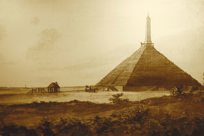 Поскольку Pyramid of Austerlitz ассоциировалась с тиранией Французской империи за объектом никто не следил, и он очень быстро приходил в упадок (Утрехт, Нидерланды). | Фото: justmejustjane.blogspot.com.